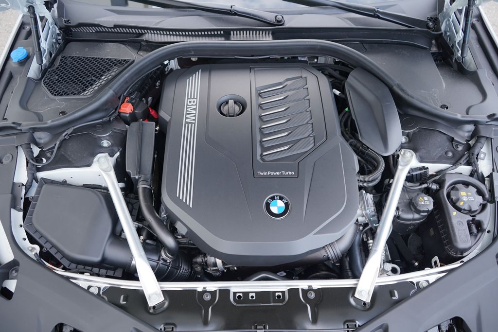 Thumbnail: 2026 BMW 8 Series - 21