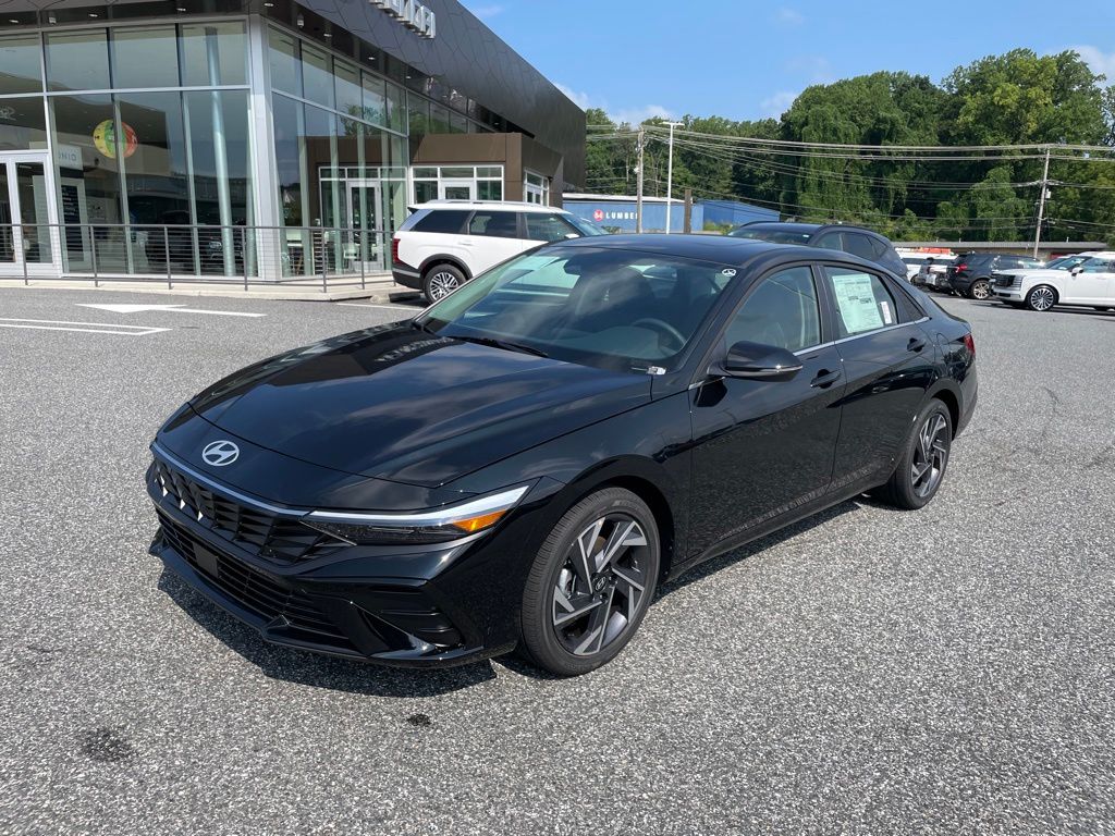 Abyss Black 2026 Hyundai Elantra Sedan Front-Wheel Drive Continuously Variable Transmission