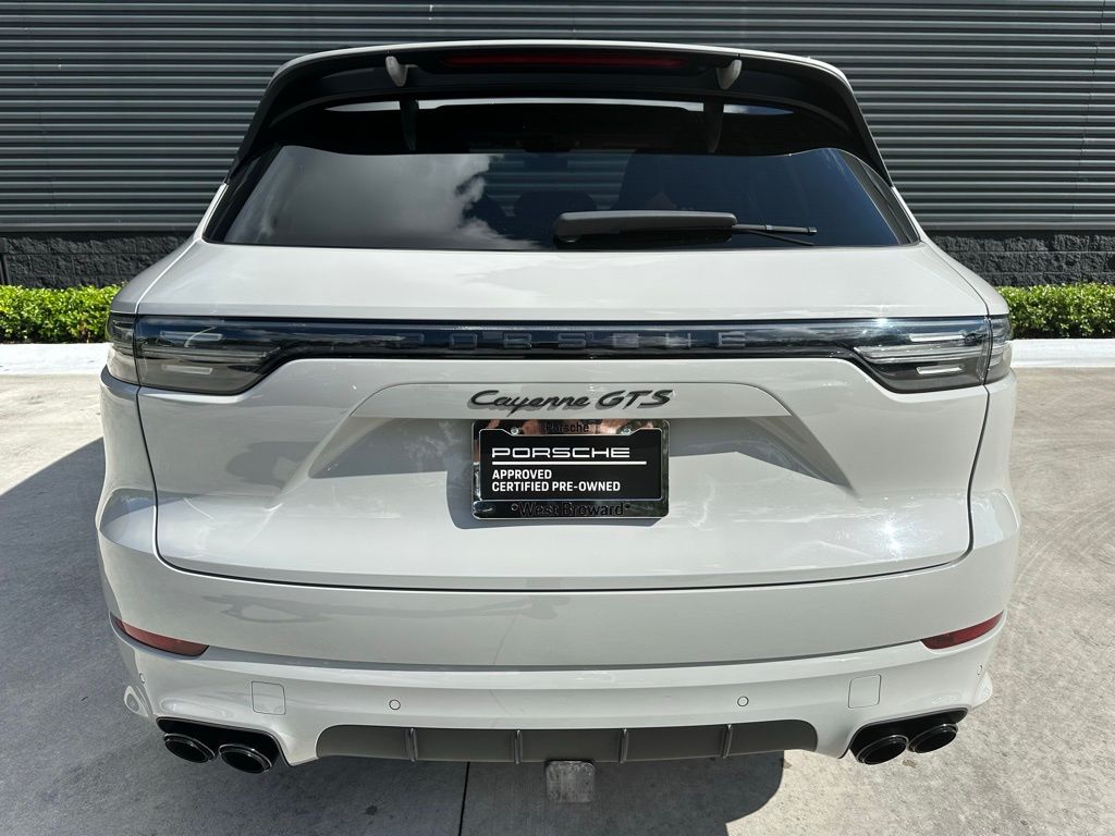 Thumbnail: 2022 Porsche Cayenne - 11