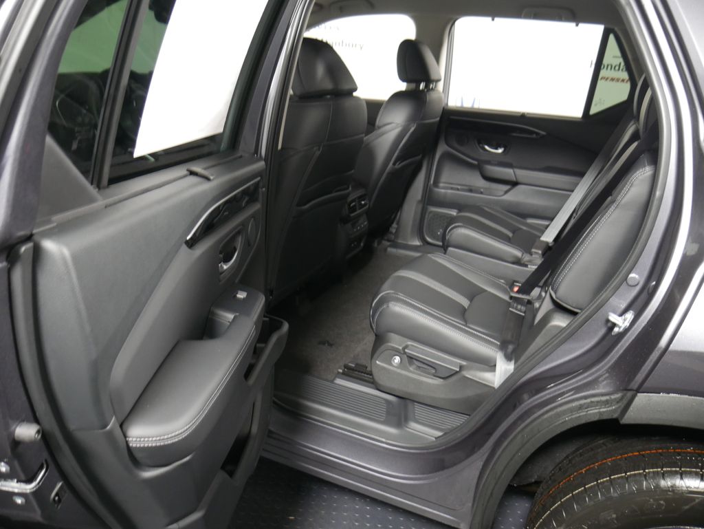 Thumbnail: 2025 Honda Pilot - 16