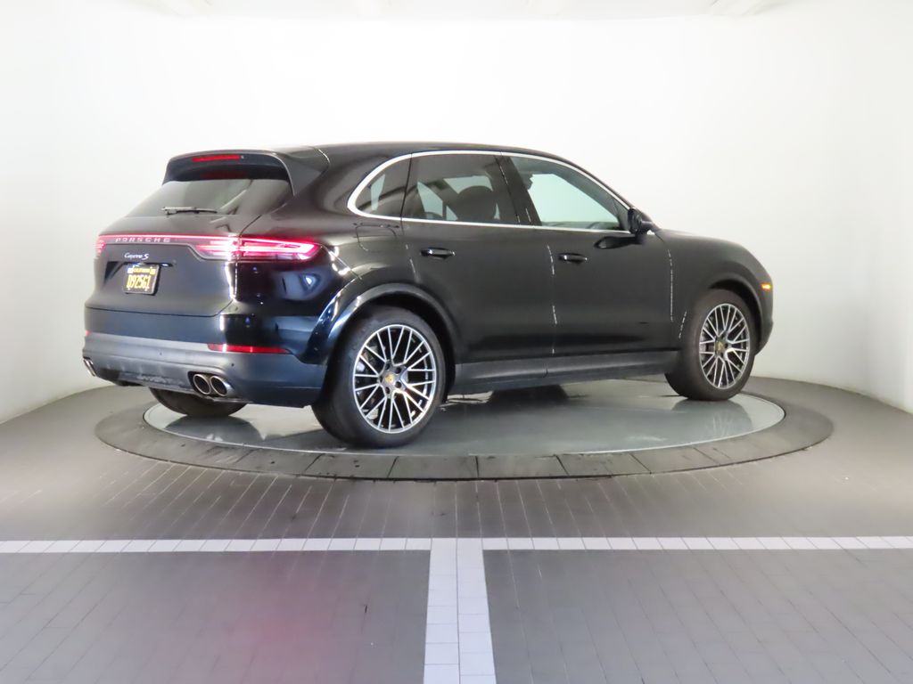Thumbnail: 2021 Porsche Cayenne - 7