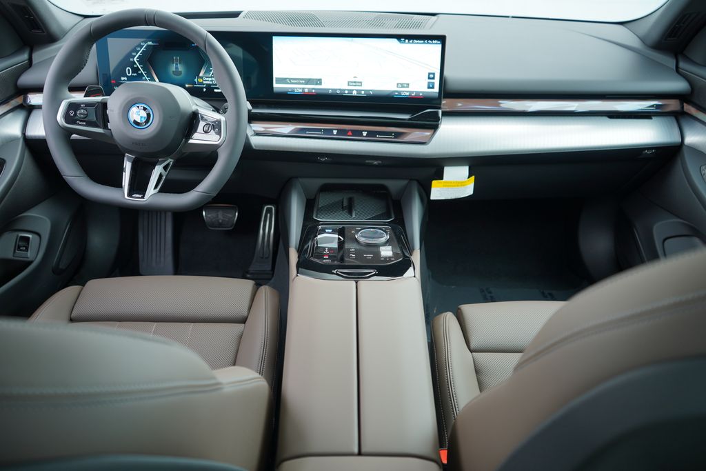 Thumbnail: 2026 BMW i5 - 13