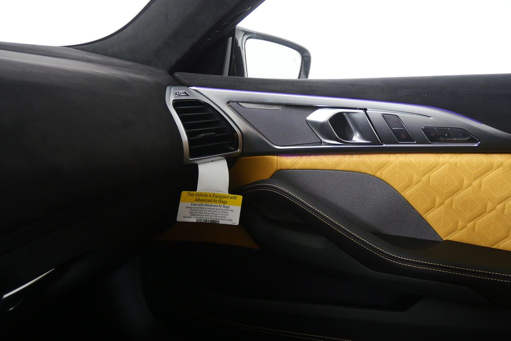 Thumbnail: 2025 BMW M8 - 32