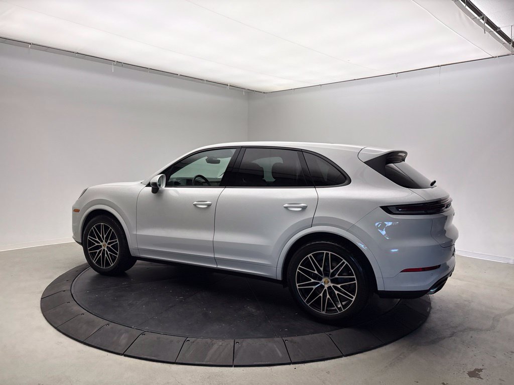 Thumbnail: 2024 Porsche Cayenne - 3