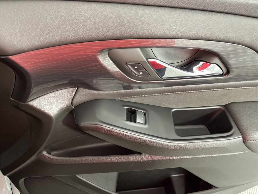 Thumbnail: 2023 Chevrolet Traverse - 23