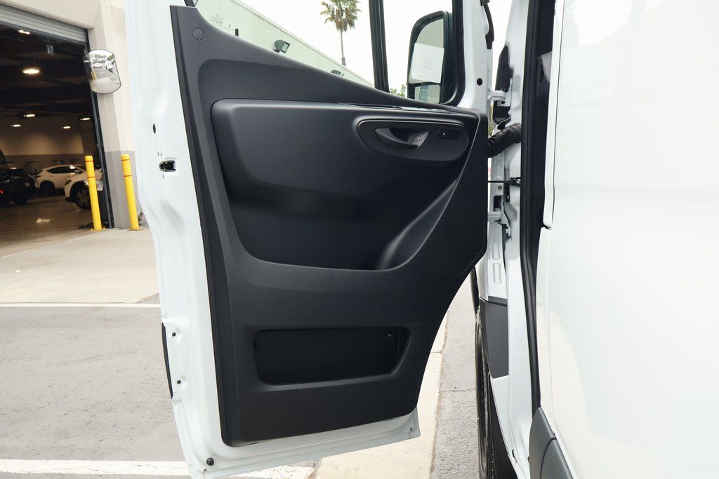 Thumbnail: 2026 Mercedes-Benz Sprinter - 7