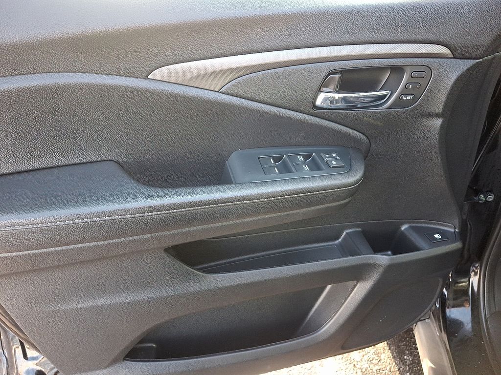 Thumbnail: 2023 Honda Ridgeline - 13