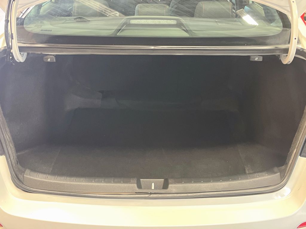 Used 2025 White Honda  image 26