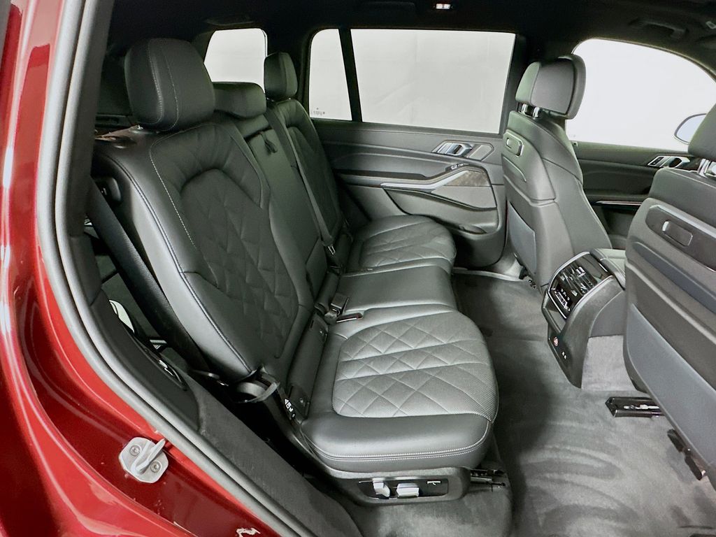 Thumbnail: 2025 BMW X7 - 28