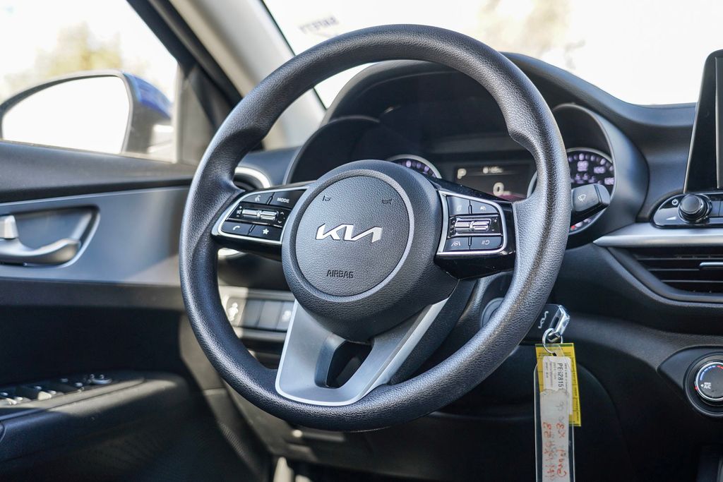 2023 Kia Forte LXS 15