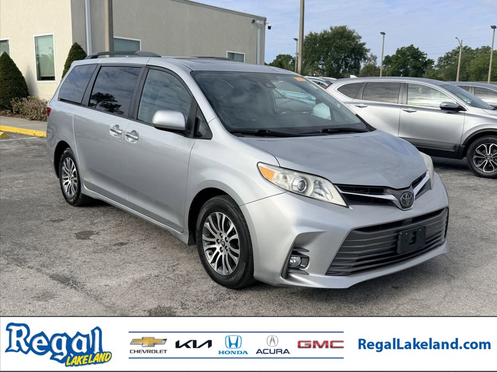 2019 Toyota Sienna Minivan 8-Speed Automatic