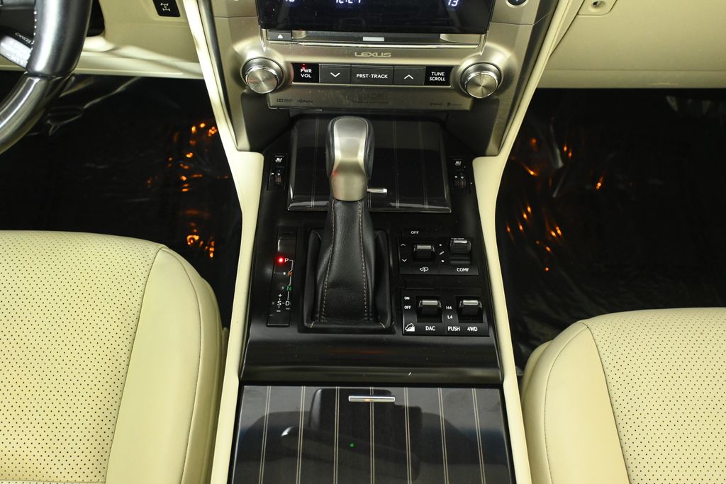 Thumbnail: 2020 Lexus GX - 23