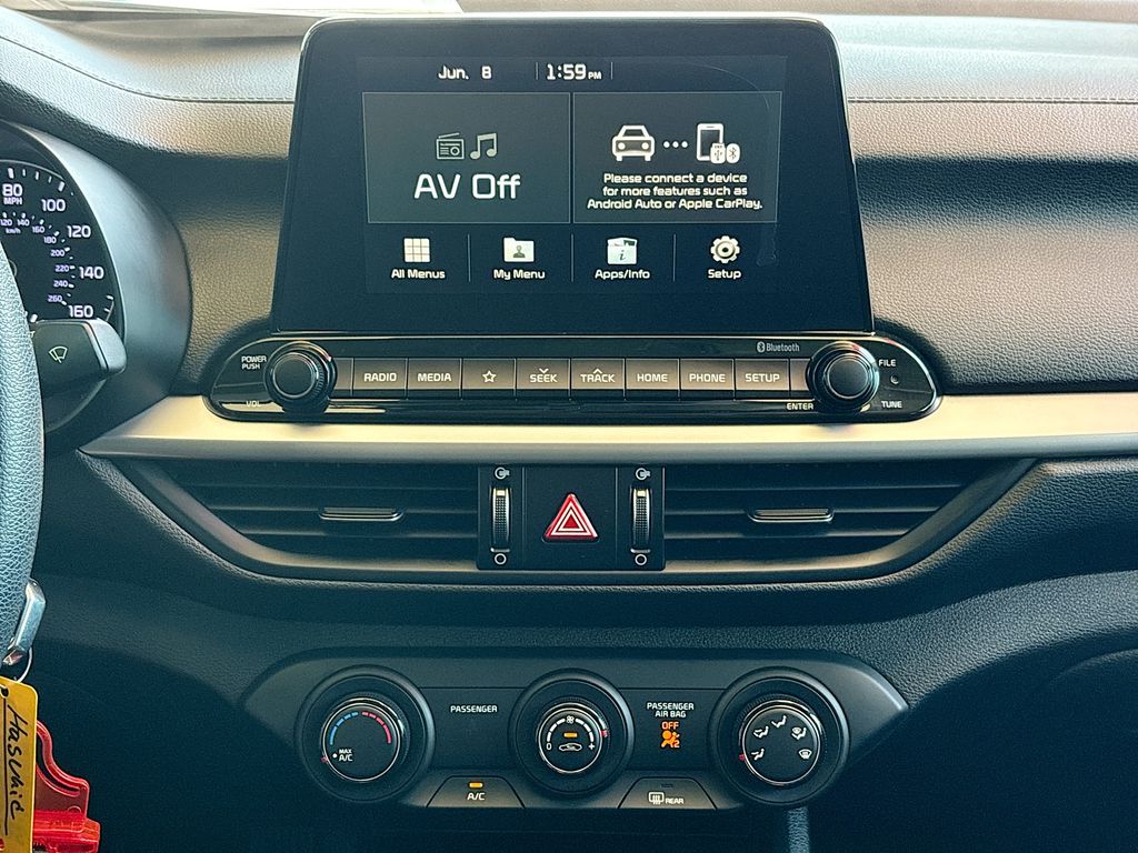 Thumbnail: 2021 Kia Forte - 14
