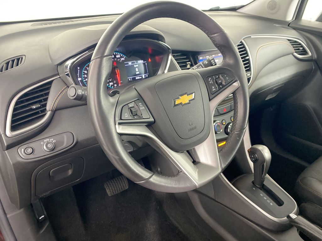 2022 Chevrolet Trax LT photo