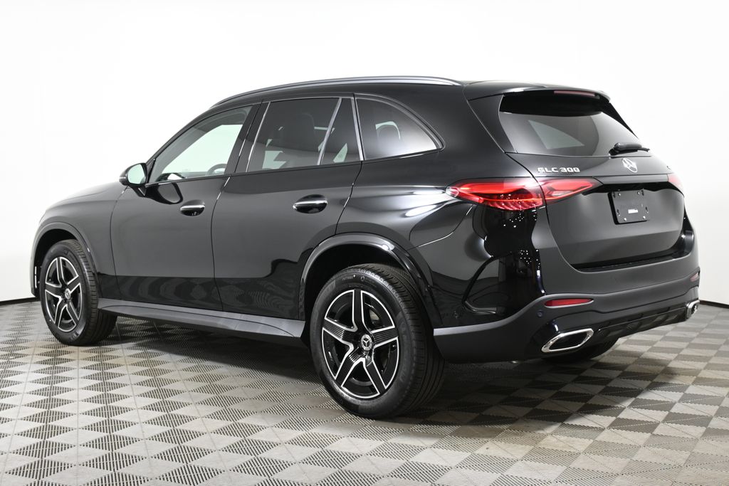 2025 Mercedes-Benz GLC 300 5