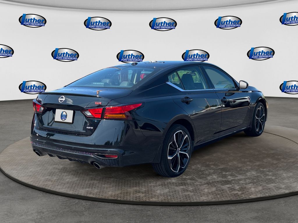 2024 Nissan Altima 2.5 SR Black at Bob Ruth Ford