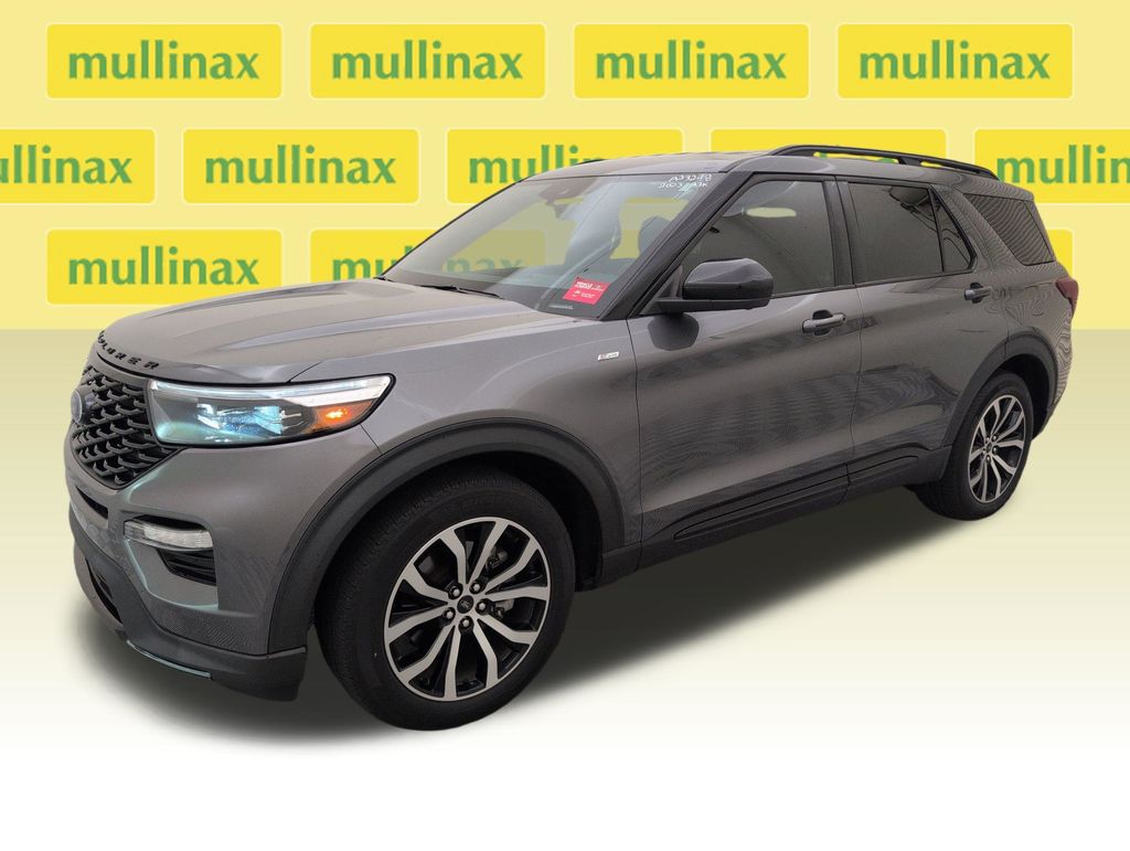 Certified Used 2023 Gray Ford ST-Line image 11