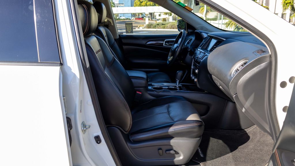 Used 2019 Nissan Pathfinder SL 4D Sport Utility