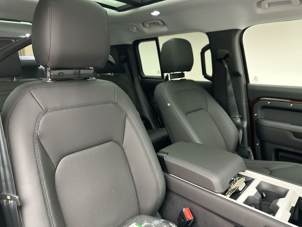 Thumbnail: 2026 Land Rover Defender - 6