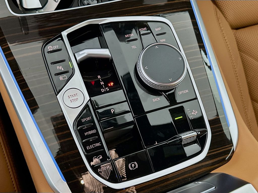 2026 BMW X5 xDrive50e 15