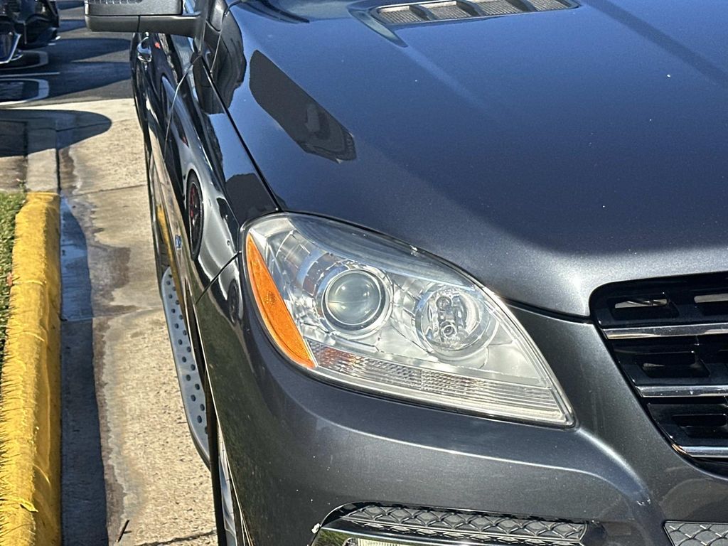 Thumbnail: 2012 Mercedes-Benz M-Class - 4