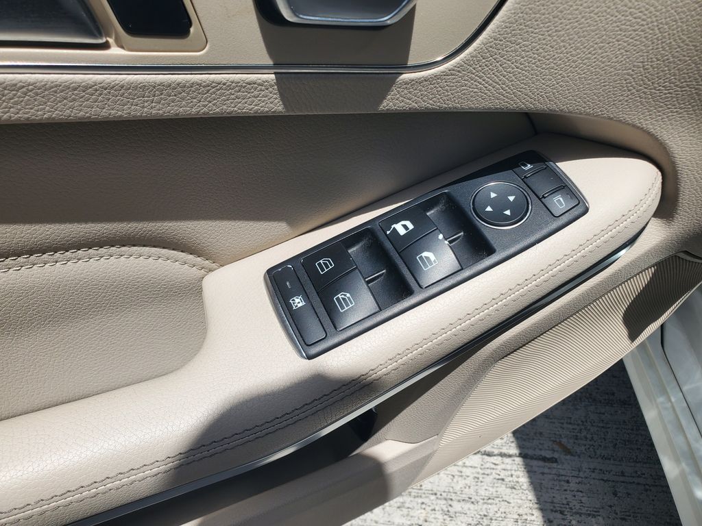 2014 Mercedes-Benz E-Class - $10,988