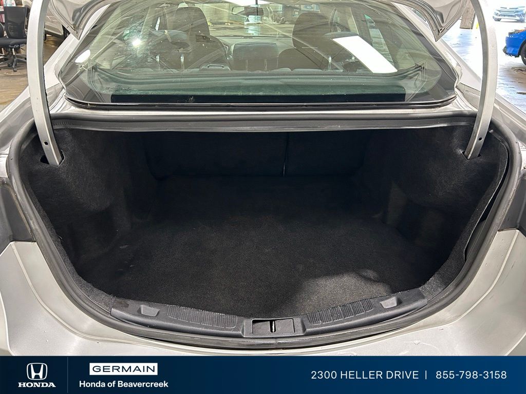 Used 2018 Silver Ford SE image 28