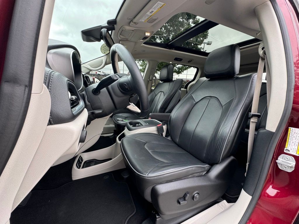 2018 Chrysler Pacifica Limited 23