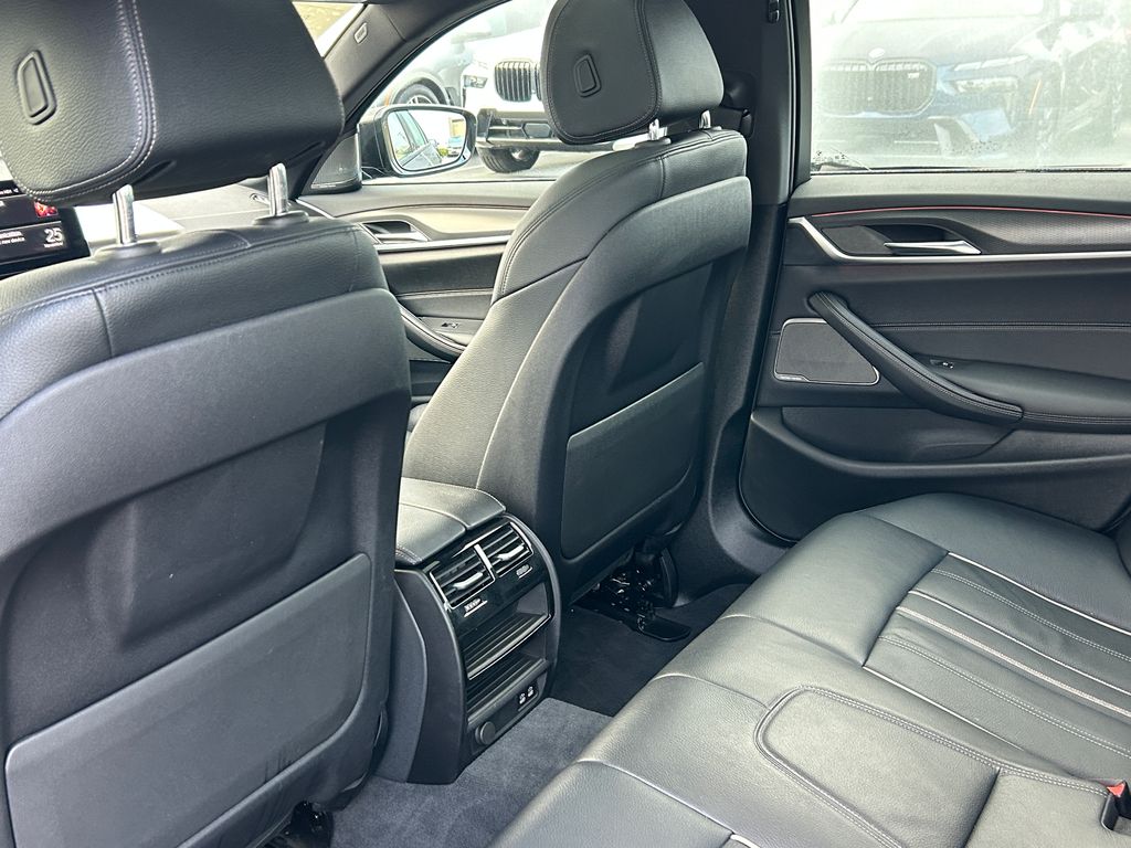 Thumbnail: 2022 BMW 5 Series - 30