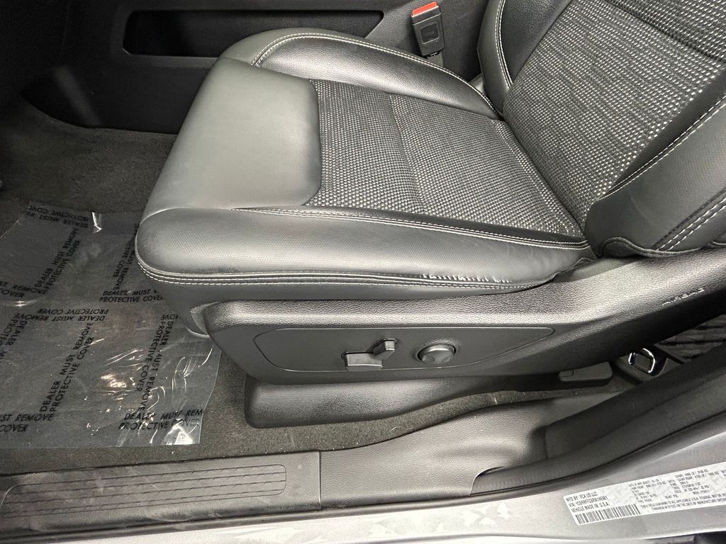 New 2026 Granite Crystal Metallic Clearcoat Ram Tungsten image 16