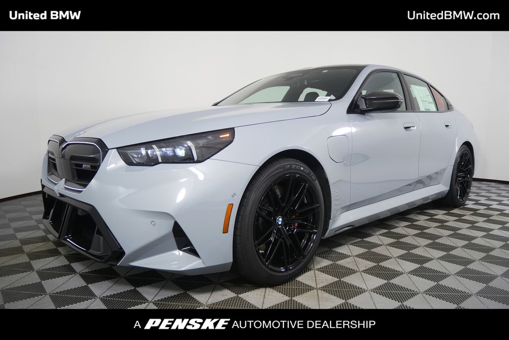 Thumbnail: 2026 BMW M5 - 9