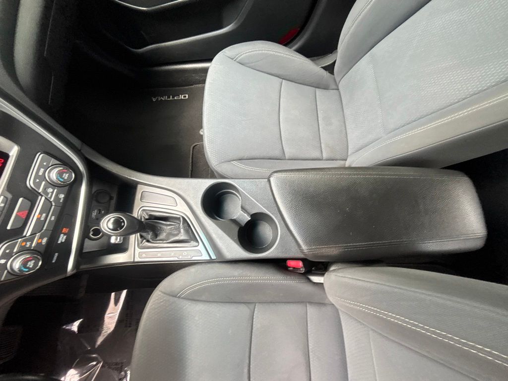 Used 2013 White Kia LX image 15