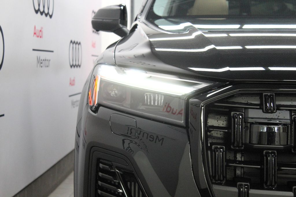 Thumbnail: 2026 Audi Q7 - 10