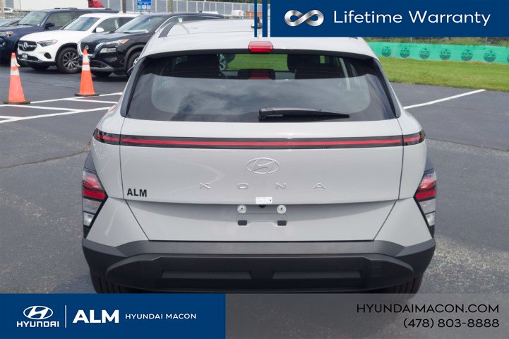 New 2026 Gray HYUNDAI SE image 8