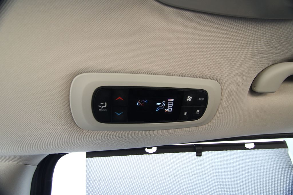 Used 2023 Chrysler Pacifica Van