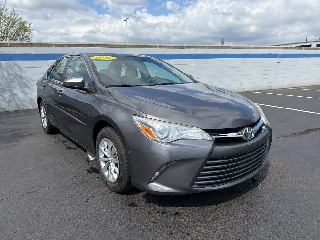 Thumbnail: 2016 Toyota Camry - 7