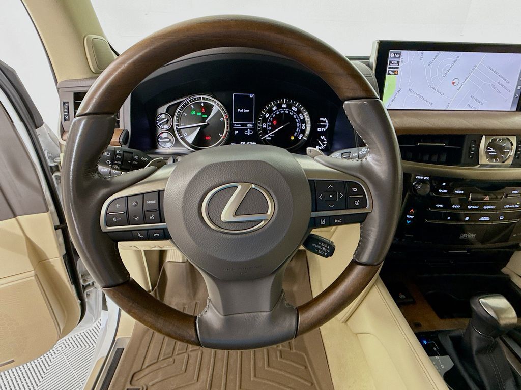 Thumbnail: 2017 Lexus LX - 11