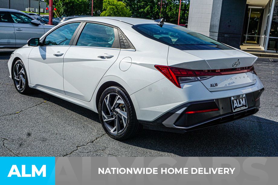 Used 2024 White Hyundai Limited image 5