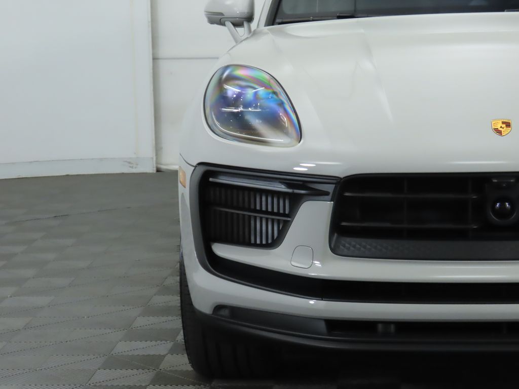 Thumbnail: 2025 Porsche Macan - 12