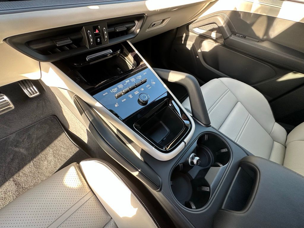 Thumbnail: 2026 Porsche Cayenne - 27