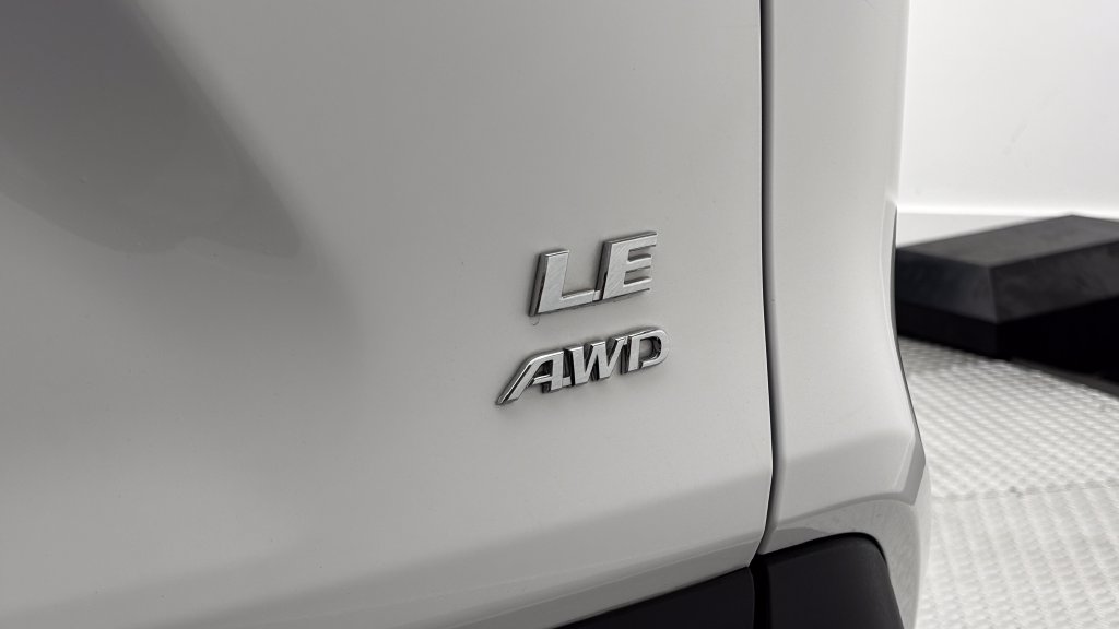 Thumbnail: 2024 Toyota RAV4 - 9