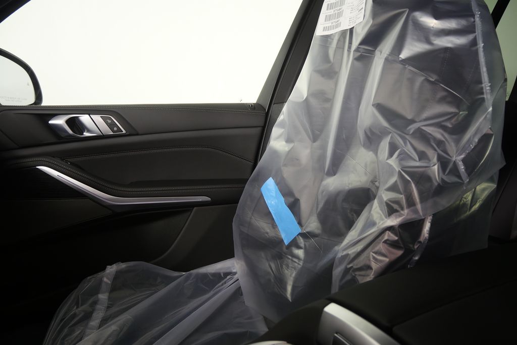 Thumbnail: 2026 BMW X5 - 23