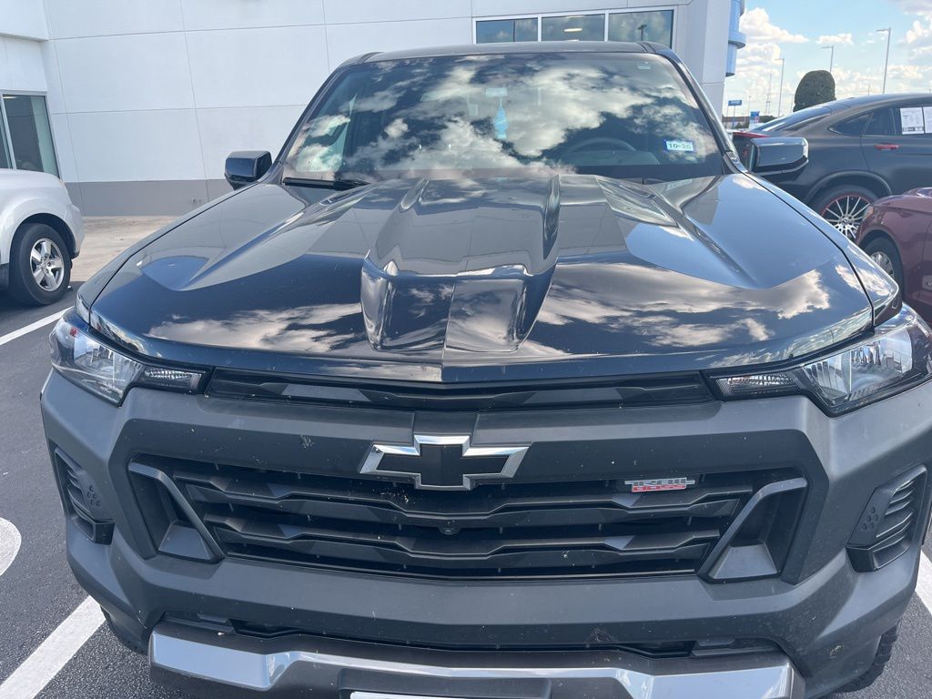 Thumbnail: 2023 Chevrolet Colorado - 2