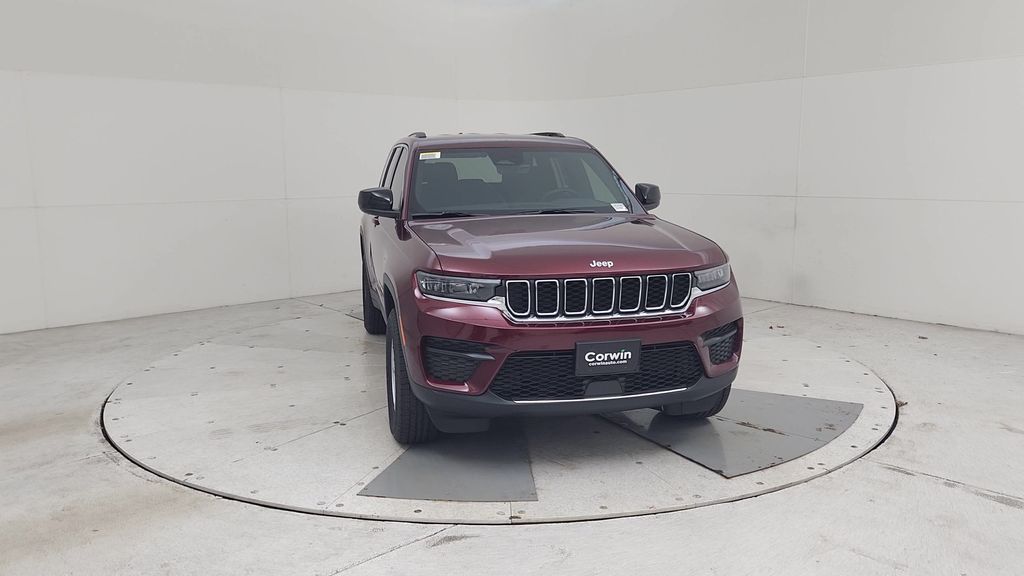 View vehicle photo 4