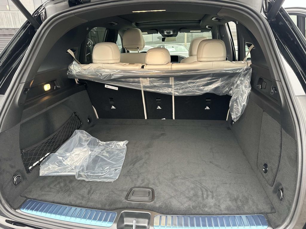 Thumbnail: 2026 Mercedes-Benz GLE - 15