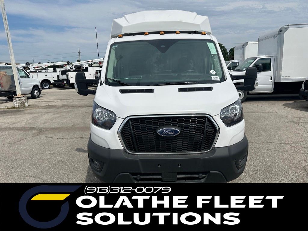 Oxford White 2025 Ford Transit Chassis 350 156 Cutaway AWD Van All-Wheel Drive