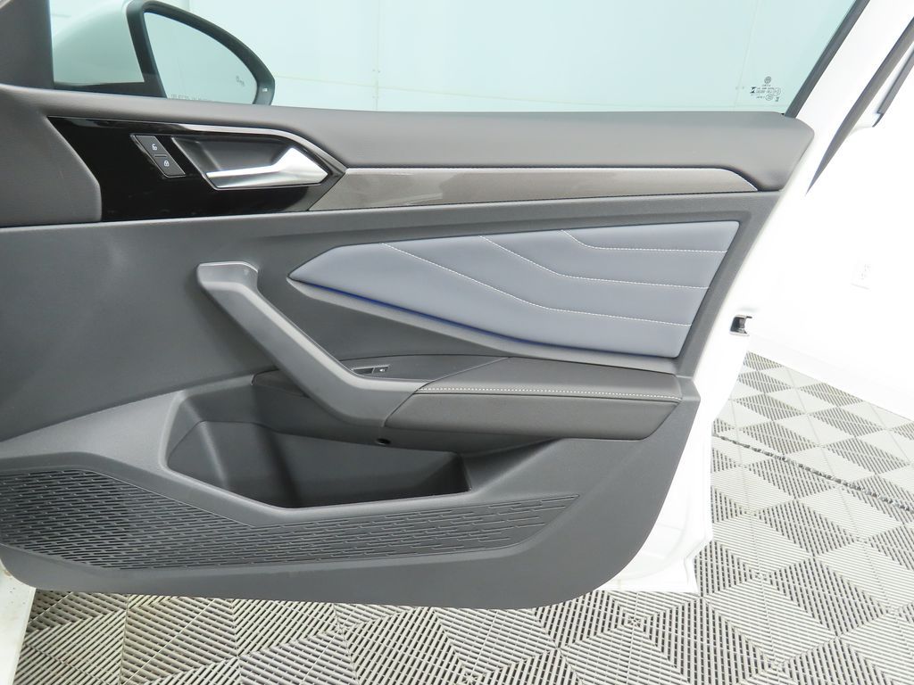 Thumbnail: 2025 Volkswagen Jetta - 25