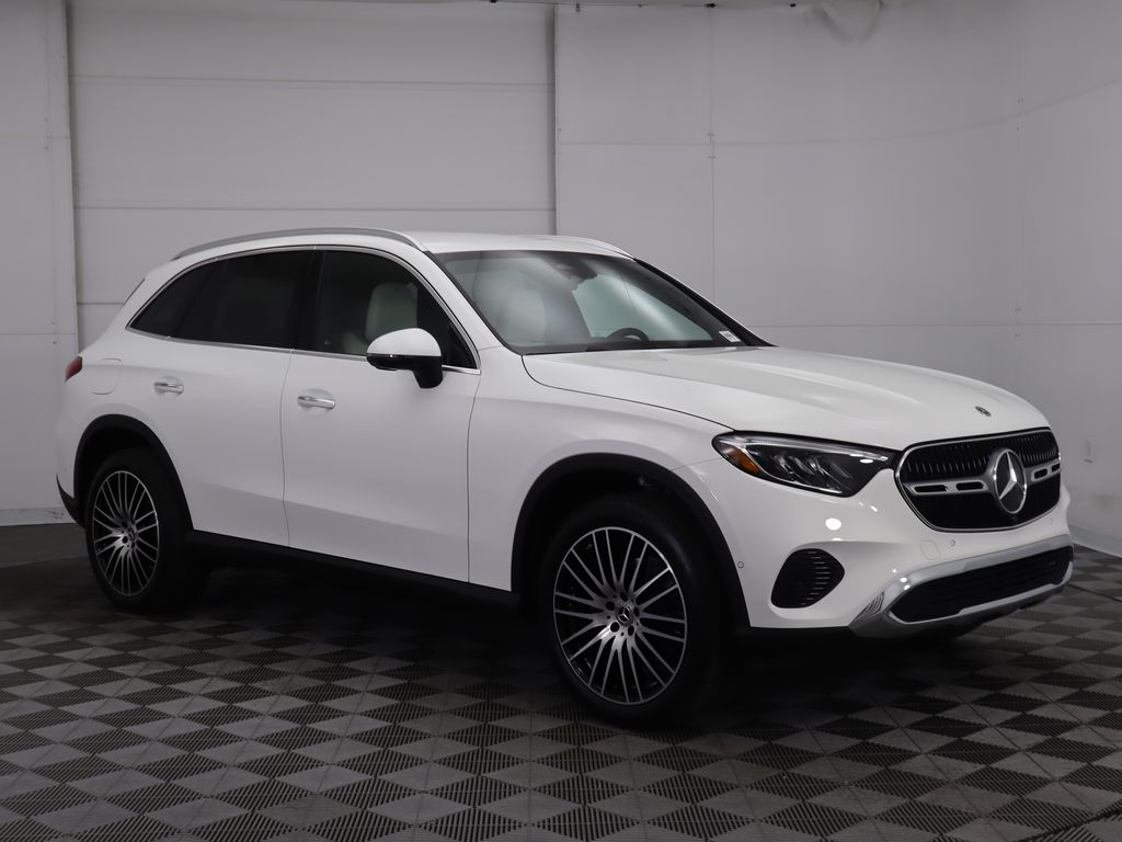 2025 Mercedes-Benz GLC 300 3