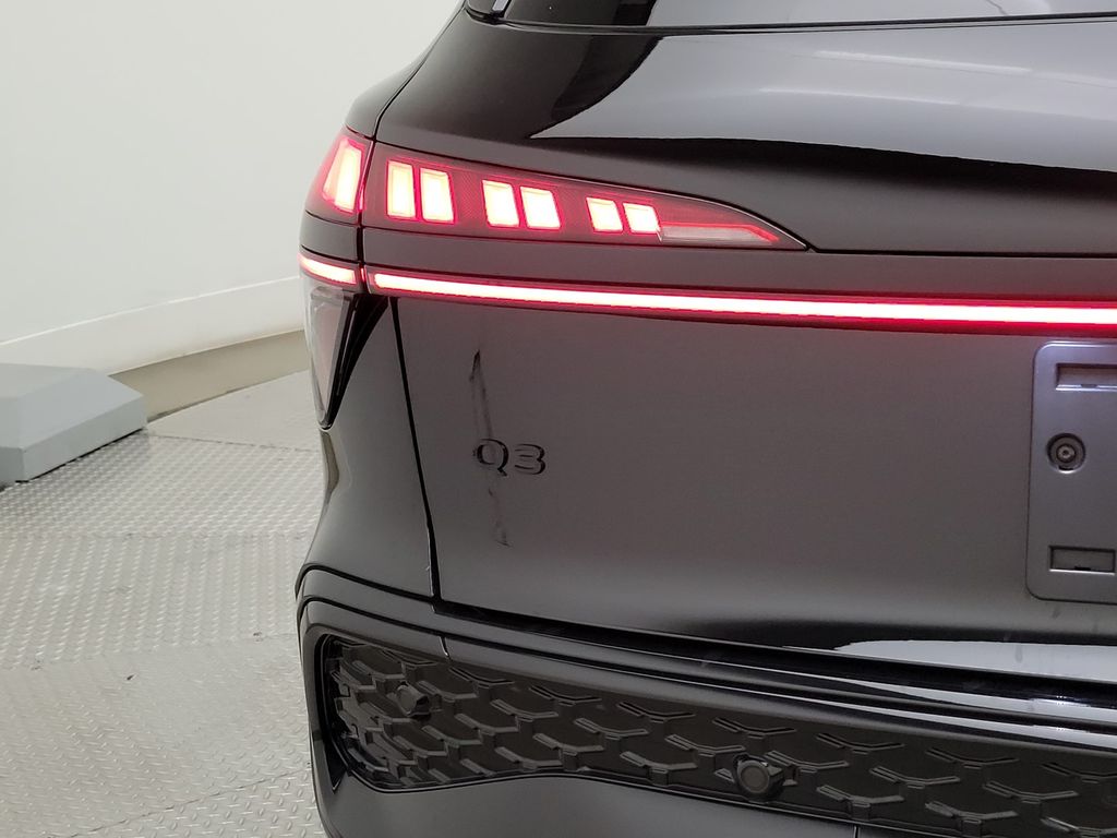 Thumbnail: 2026 Audi Q3 - 8