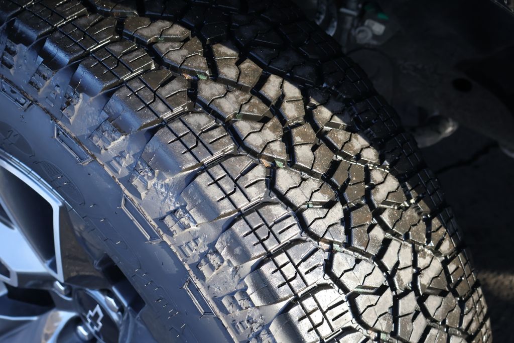 Thumbnail: 2023 Chevrolet Tahoe - 14